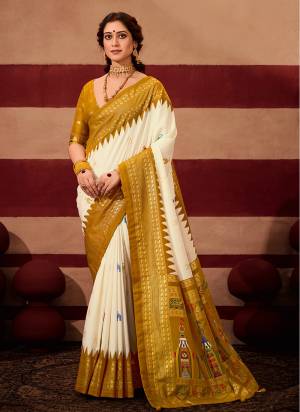 Garb These Party Wear Saree in Fine Colored.These Saree Are Velvet Tussar Silk And Blouse is Fabricated On Velvet Tussar Silk Pair.Its Beautified With Sambalpuri Foil Printed.