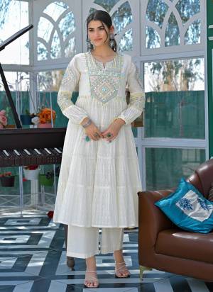 Looking These Suit in Fine Colored Pair With Bottom And Dupatta.These Top Are Flex Butti Cotton And Bottom Are Fabricated On Flex Cotton Pair With Kota Chex Dupatta.Its Beautified With Designer Embroidery Work,Hand Kodi Lace.