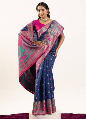 Looking These Festive Wear Saree in Fine Colored.These Saree And Blouse is Fabricated On Banarasi Pashmina Silk.Its Beautified With Woven Meenakari Designer.