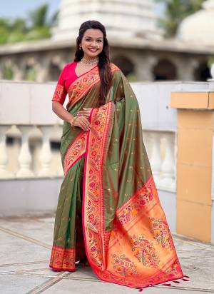 Attractive These Party Wear Saree in Fine Colored.These Saree Are Paithani Silk And Blouse is Fabricated On Paithani Silk.Its Beautified With Weaving Jacquard Meenakari Designer.