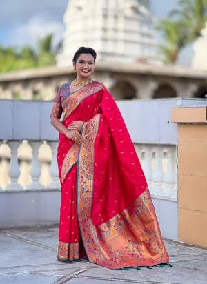 Attractive These Party Wear Saree in Fine Colored.These Saree Are Paithani Silk And Blouse is Fabricated On Paithani Silk.Its Beautified With Weaving Jacquard Meenakari Designer.