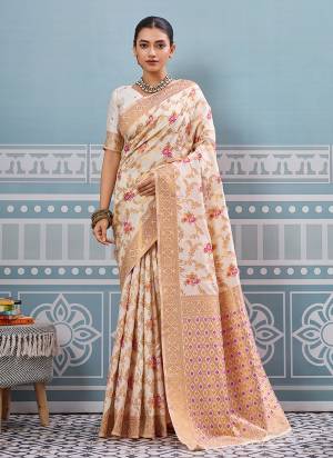 Garb These Fastive And Party Wear Saree in Fine Colored.These Saree And Blouse is Fabricated On Silk.Its Beautified With Heavy Woven Designer.