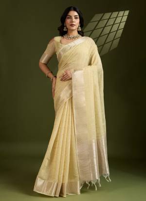 Looking These Festive Wear Saree in Fine Colored.These Saree And Blouse is Fabricated On Tissue Linen Silk.Its Beautified With Weaving Checks Designer.