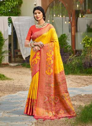 Garb These Fastive And Party Wear Saree in Fine Colored.These Saree And Blouse is Fabricated On Soft Silk.Its Beautified With Woven Multy Designer.