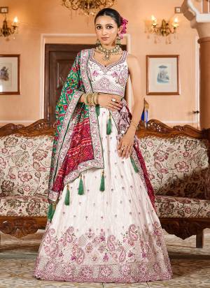 Attrective Looking This Party Wear Fine Color Fancy Heavy Designer Choli And Lahenga Fabriced On Tissue And Dupatta Tissue In Fabricated Beautified With Attrective Designer Sequance,Thread Embroidery Work. Buy Now.