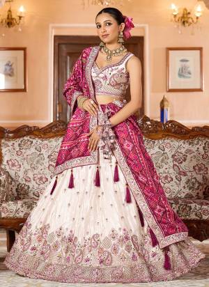 Attrective Looking This Party Wear Fine Color Fancy Heavy Designer Choli And Lahenga Fabriced On Tissue And Dupatta Tissue In Fabricated Beautified With Attrective Designer Sequance,Thread Embroidery Work. Buy Now.