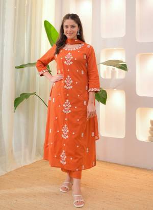 Looking These Suit in Fine Colored Pair With Bottom And Dupatta.These Top And Bottom Are Fabricated On Rayon Slub Pair With Chanderi Dupatta.Its Beautified With Designer Embroidery Work.