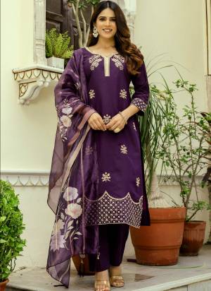 Looking These Suit in Fine Colored Pair With Bottom And Dupatta.These Top And Bottom Are Fabricated On Viscose Chanderi Pair With Jacquard Organza Dupatta.Its Beautified With Designer Embroidery Work.