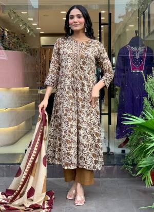 Looking These Suit in Fine Colored Pair With Bottom And Dupatta.These Top And Bottom Are Fabricated On Megic Cotton Pair With Mul Cotton Dupatta.Its Beautified With Designer Printed.