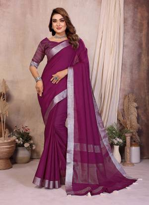 Garb These Party Wear Saree in Fine Colored.These Saree And Blouse is Fabricated On Linen Cotton.Its Beautified With Woven Silver Jari Borser Pallu Designer.