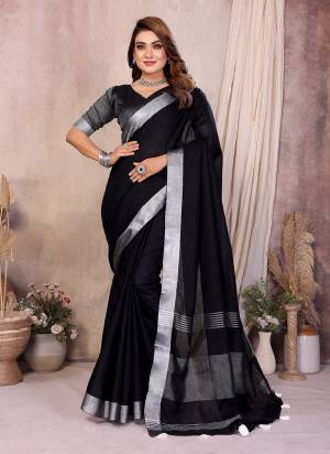 Garb These Party Wear Saree in Fine Colored.These Saree And Blouse is Fabricated On Linen Cotton.Its Beautified With Woven Silver Jari Borser Pallu Designer.
