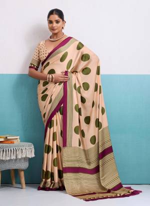 Looking These Traditinol Party Wear Saree in Fine Colored.These Saree Are Satin Silk And Blouse is Fabricated On Satin Silk Pair.Its Beautified With Designer Goli Printed.