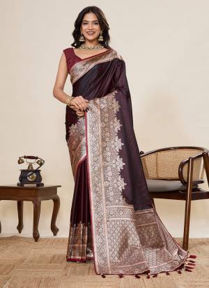 Garb This Party Wear Saree Paired With Blouse.This Saree And Blouse Are Satin Silk Fabric With Woven Jari Border Galla Designer. Buy This Pretty Saree Now.