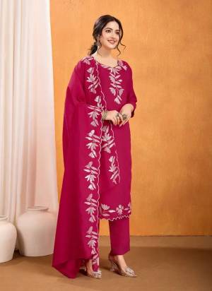Garb These Suit in Fine Colored Pair With Bottom And Dupatta.These Top And Bottom Are Fabricated On Vichitra Silk Pair With Vichitra Silk Dupatta.Its Beautified With Designer Embroidery Work.