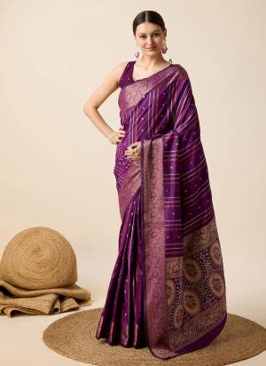 Garb This Party Wear Saree Paired With Blouse.This Saree And Blouse Are Jacquard Silk Fabric With Heavy Woven Sona Chandi Jari Designer. Buy This Pretty Saree Now.