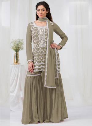 Garb These Designer Plazzo Suit in Fine Colored Pair With Bottom And Dupatta.These Top Are Georgette And Dupatta Are Fabricated On Georgette Pair With Georgette Bottom.Its Beautified With Santoon Inner.Its Beautified With Heavy Designer Embroidery Work.