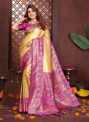 Garb These Festivel,Party Wear Saree in Fine Colored.These Saree And Blouse is Fabricated On Banarasi Tissue Silk.Its Beautified With Woven Paithani Pallu Heavy Designer.