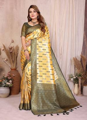 Attractive These Festive Wear Saree in Fine Colored.These Saree And Blouse is Fabricated On Banarasi Tissue Silk.Its Beautified With Weaving Jacquard Designer.