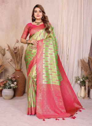 Attractive These Festive Wear Saree in Fine Colored.These Saree And Blouse is Fabricated On Banarasi Tissue Silk.Its Beautified With Weaving Jacquard Designer.