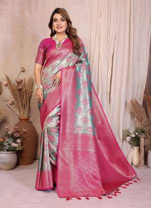 Garb These Festivel,Party Wear Saree in Fine Colored.These Saree And Blouse is Fabricated On Banarasi Tissue Silk.Its Beautified With Woven Paithani Pallu Designer.