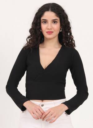 Looking These Beautiful Looking Readymade Tank Top.These Top is Fabricated On Knited.Its Beautified With Woven Solid Designer.