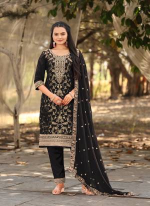 Attrective Looking These Party Wear Suit in Fine Colored Pair With Bottom And Dupatta.These Top Are Viscose Jacquard And Dupatta Are Fabricated On Chinon Pair With Santoon Bottom.Its Beautified With Woven Designer With Embroidery Work.
