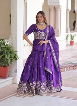 Looking These Party Wear Lehenga Choli in Fine Colored. These Lehenga And Blouse Are Gold Crush And Dupatta Are Fabricated On Gold Crush Fabriced. It is Beautified With Designer Sequance,Multy Thread Embroidery Work.