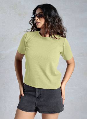 Looking These Beautiful Looking Readymade Tank Top.These Top is Fabricated On Knited.Its Beautified With Solid Designer.