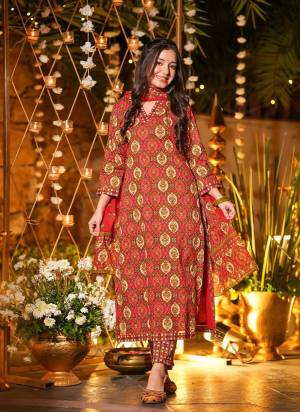 Attractive Looking These Beautiful Looking Readymade Plazzo Suits.These Top Are Muslin And Bottom is Fabricated On Muslin And Muslin Dupatta.Its Beautified With Designer Digital Printed.