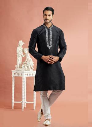Looking These Party Wear Mans Wear Kutra Payjama wearing this fashionable. These Kurta Are Banarasi Silk And Payjama Art Silk finest Fabriced With Designer Embroidery Work.