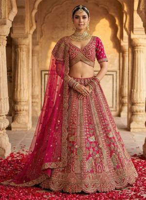 For A Fancy Designer Look,Grab These Lehenga Choli With Dupatta in Fine Colored.These Lehenga And Choli Are Silk And Dupatta Are Fabricated On Soft Net Pair.Its Beautified With Fancy Dori, Sequance,Multy Thread,Jari Embroidery,Heavy Diamond Work. 