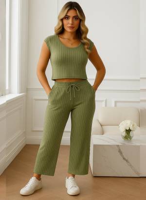 Attactive These Designer Co Ord Ready Made Dress in Fine Colored.These Top Are Ribbed And Bottom Are Fabricated On Ribbed Pair.Its Beautified With Woven Designer.