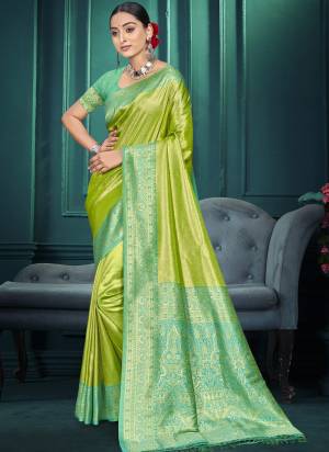 Attractive These Fastive And Party Wear Saree in Fine Colored.These Saree And Blouse is Fabricated On Kanjivaram Silk.Its Beautified With Woven Designer.