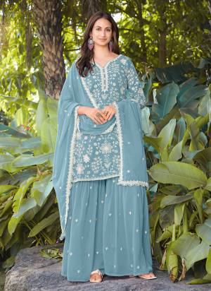 Attrective Looking These Party Wear Suit in Fine Colored Pair With Bottom And Dupatta.These Top Are Georgette And Dupatta Are Fabricated On Georgette Pair With Georgette Bottom.Its Beautified With Designer Embroidery,Beads Work.