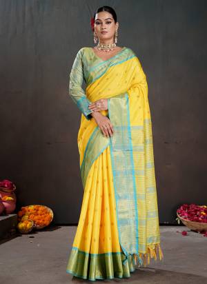 Attractive These Fastive Saree in Fine Colored.These Saree Are Art Silk And Blouse is Fabricated On Art Silk Pair.Its Beautified With Woven Designer.