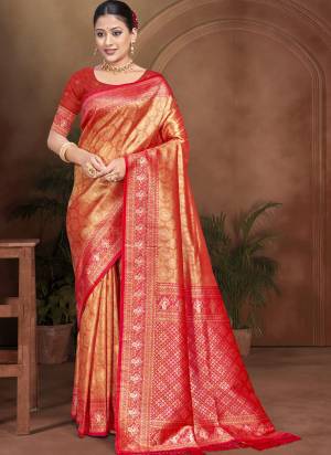 Garb These Fastive And Party Wear Saree in Fine Colored.These Saree And Blouse is Fabricated On Kanjivaram Silk.Its Beautified With Woven Designer.