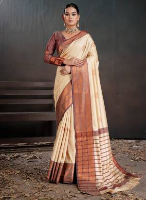 Attractive These Fastive Saree in Fine Colored.These Saree Are Art Silk And Blouse is Fabricated On Art Silk Pair.Its Beautified With Woven Designer.