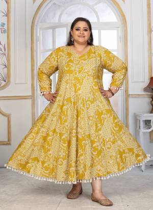 Attrective These Beautiful Looking Readymade Plus Size Long Kurti.These Kurti is Fabricated On Rayon.Its Beautified With Designer Printed.