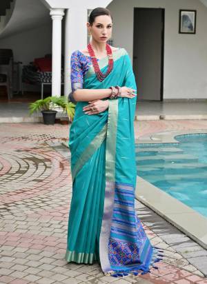 Looking These Festive Wear Saree in Fine Colored.These Saree And Blouse is Fabricated On Khadi Raw Silk.Its Beautified With Woven Meenakari Pallu And Blouse Designer.