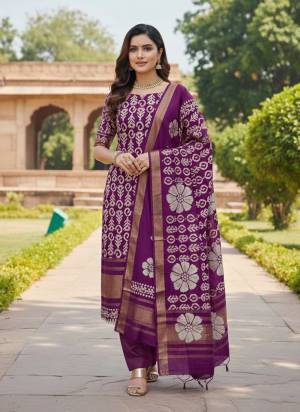 Grab These Suit in Fine Colored Pair With Bottom And Dupatta.These Top Are Gajji Silk And Dupatta Are Fabricated On Gajji Silk Pair With Santoon Bottom.Its Beautified With Woven Jari Patta Designer With Batik Printed.