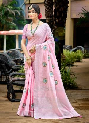 Garb These Fastive And Party Wear Saree in Fine Colored.These Saree And Blouse is Fabricated On Linen.Its Beautified With Woven Pallu Border Designer With Embroidery Work.