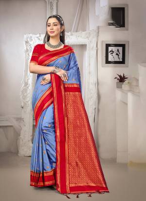 Attractive These Fastive And Party Wear Saree in Fine Colored.These Saree And Blouse is Fabricated On Silk.Its Beautified With Woven Pallu Border Galla Designer.