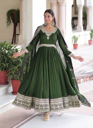 Attactive These Beautiful Looking Readymade Long Gown With Dupatta.These Gown And Dupatta is Fabricated On Vichitra Silk.Its Beautified With Designer Sequance Embroidery Work.