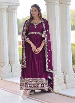 Attactive These Beautiful Looking Readymade Long Gown With Dupatta.These Gown And Dupatta is Fabricated On Vichitra Silk.Its Beautified With Designer Sequance Embroidery Work.