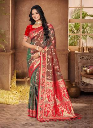 Looking These Fastive And Party Wear Saree in Fine Colored.These Saree And Blouse is Fabricated On Silk.Its Beautified With Woven Jari Designer.