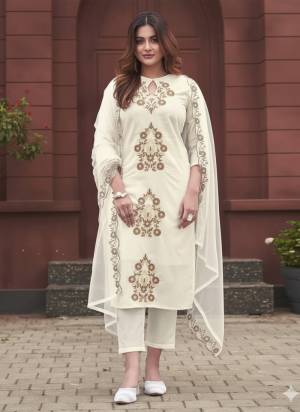 Looking These Suit in Fine Colored Pair With Bottom And Dupatta.These Top Are Rayon Slub And Bottom Are Fabricated On Rayon Slub Pair With Organza Dupatta.Its Beautified With Designer Embroidery Work.