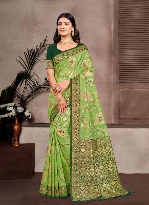 Attractie These Fastive And Party Wear Saree in Fine Colored.These Saree And Blouse is Fabricated On Cotton Silk.Its Beautified With Woven Meenakari Designer.