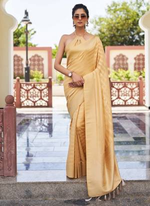 Grab These Festive Party Wear Saree in Fine Colored.These Saree And Blouse is Fabricated On Georgette.Its Beautified With Heavy Weaving Patta Designer.