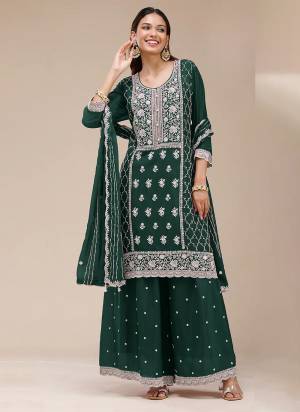 Garb These Designer Plazzo Suit in Fine Colored Pair With Bottom And Dupatta.These Top Are Georgette And Dupatta Are Fabricated On Georgette Pair With Georgette Bottom.Its Beautified With Santoon Inner.Its Beautified With Heavy Designer Embroidery Work.