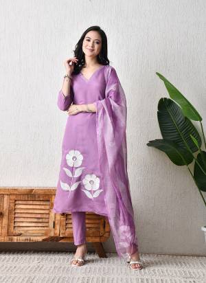 Attrective These Beautiful Looking Readymade Suits.These Top Are Roman Silk And Bottom Are Roman And Dupatta Are Organza Slub Fabricated.Its Beautified  With Disigner Printed With Hand Work.